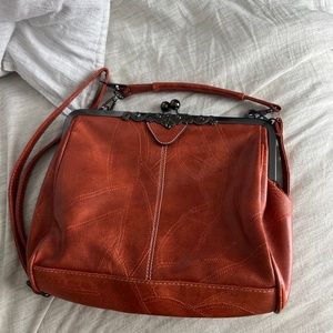 Leather handbag, practically brand new